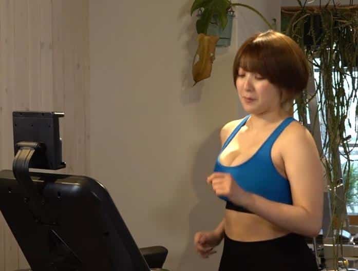 紺野栞さんのおっぱいブルンブルン
