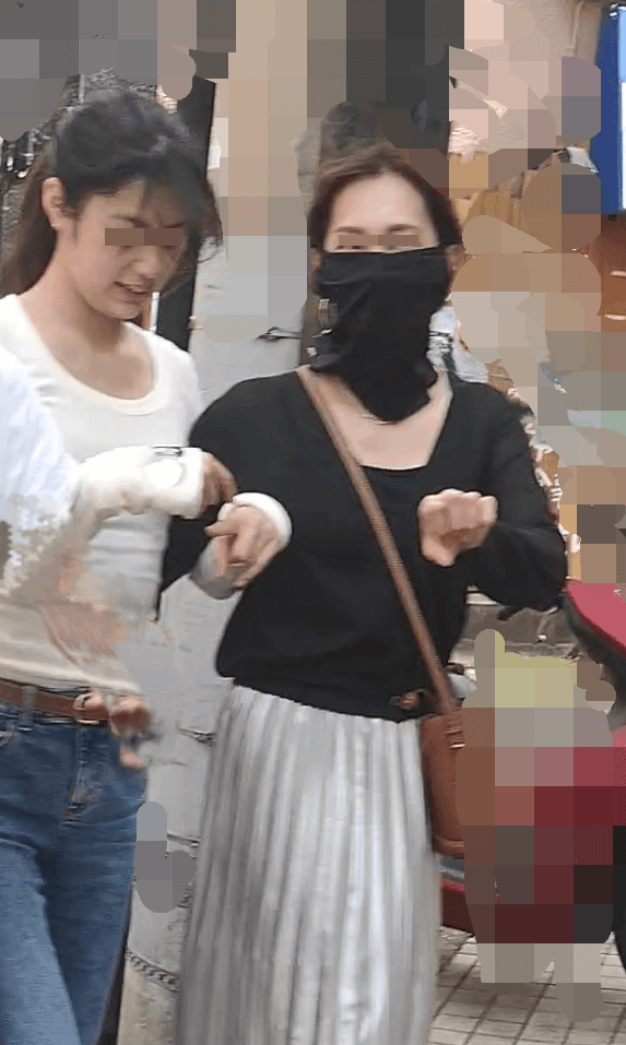街の母娘